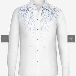 100% Capri Men's White and Blue Patterned Shirt